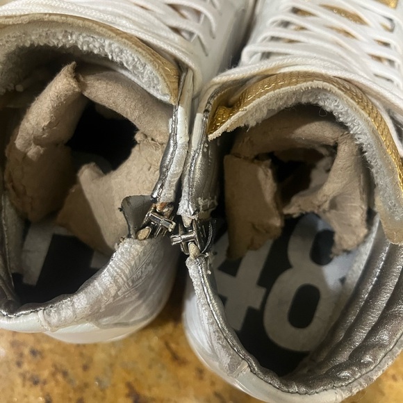 P448 leather woman’s shoes.  Size 8 - Picture 6 of 10